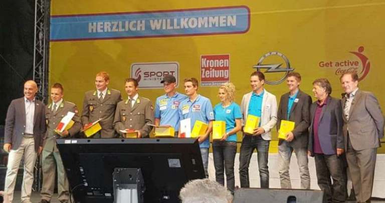 Melanie Frischmann am Wiener Heldenplatz geehrt