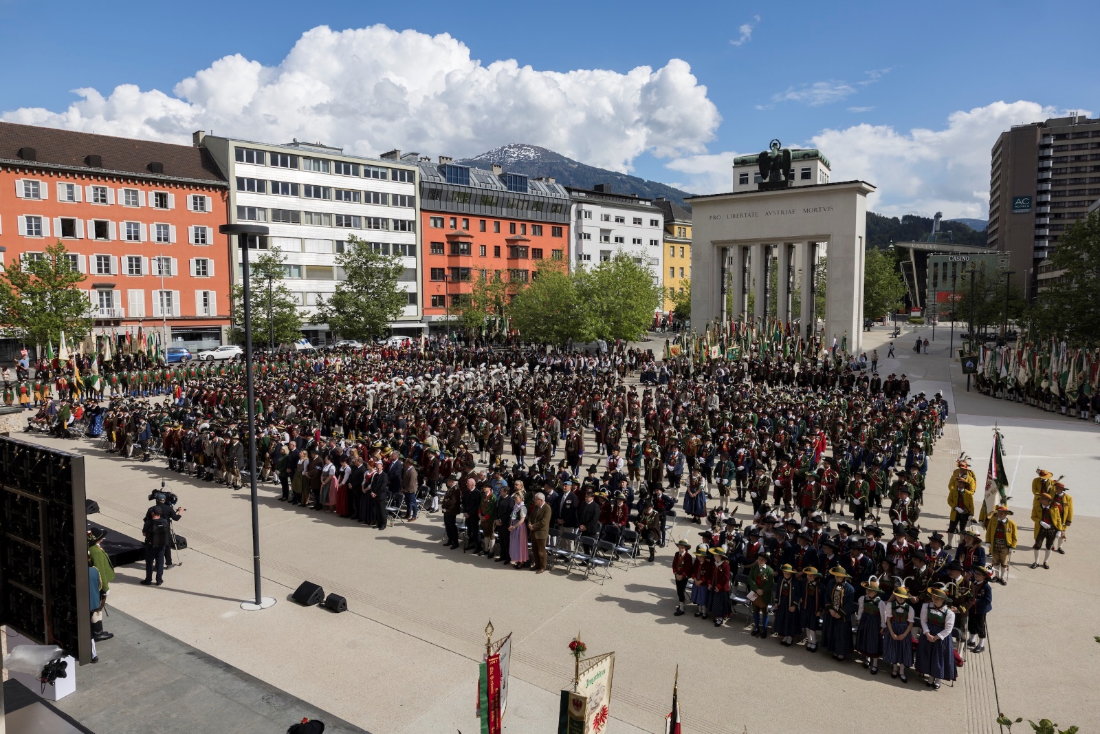 Goldene Verdienstmedaille für Ehrenhauptmann Rathgeber